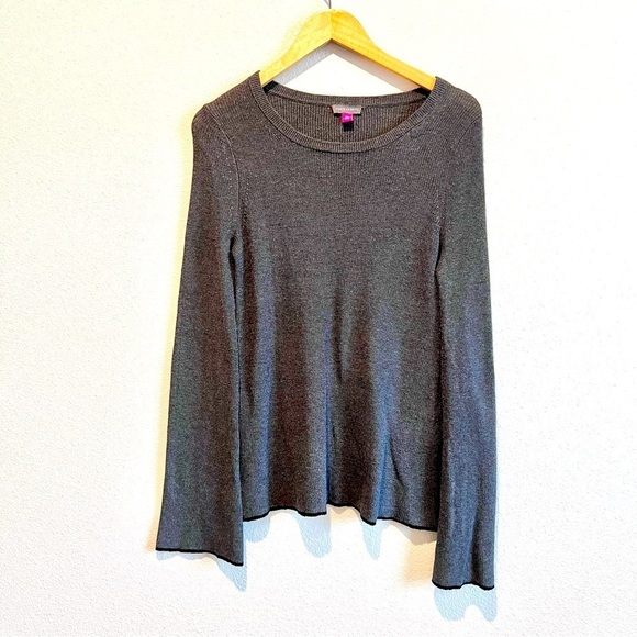Vince Camuto Gray Knit Sweater Lightweight Bell Sleeves Soft Size Petite Medium - Picture 1 of 8
